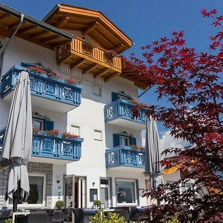Hotel Milano Тіоне-ді-Тренто Екстер'єр фото