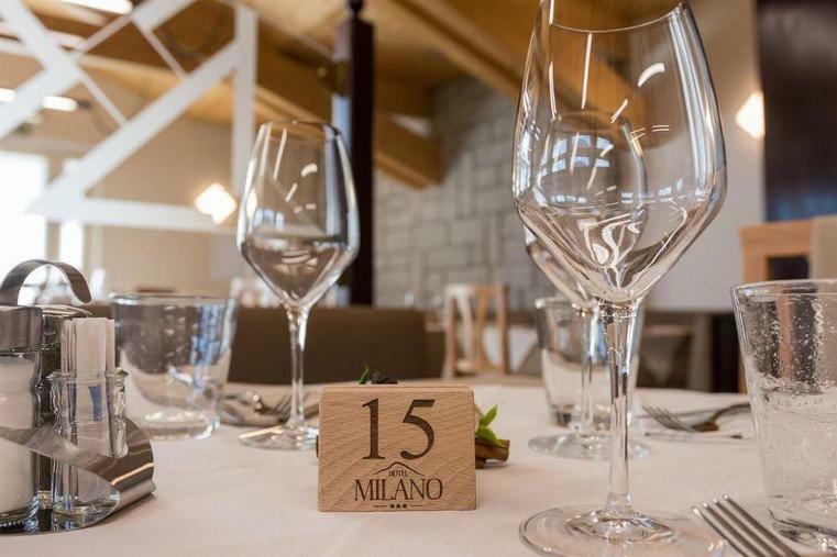 Hotel Milano Тіоне-ді-Тренто Екстер'єр фото