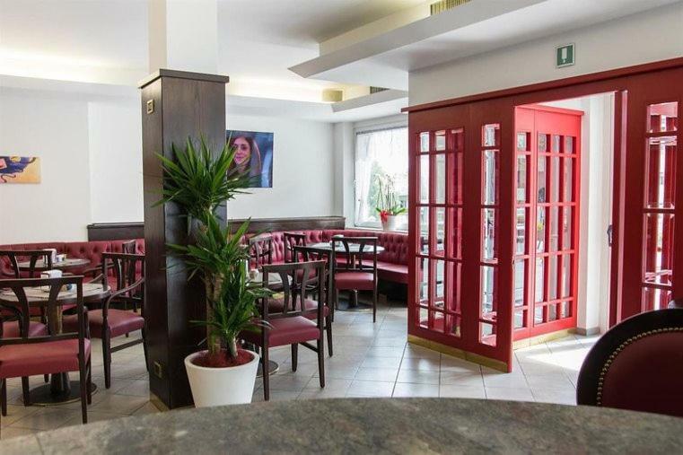 Hotel Milano Тіоне-ді-Тренто Екстер'єр фото